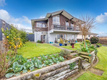 Versatile multi-generational living