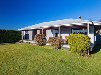Timeless Lockwood charm with an outdoor lifestyle
