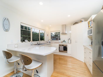 Central Single Level Family Home - walk to town