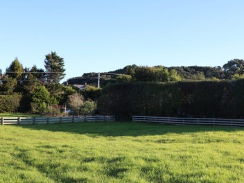 North Facing Maunu Land. Build It Right