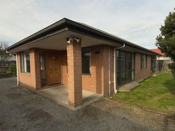 Image 1 of 7