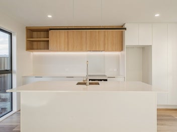 Attention First Home Buyers! Move in ready.
