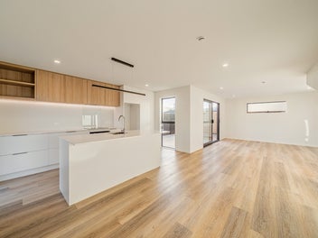 Modern Three-Bedroom Home – Central Upper Hutt