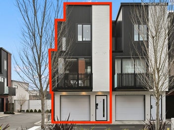 Lock & Leave | Walk to the CBD | Premium Townhouse