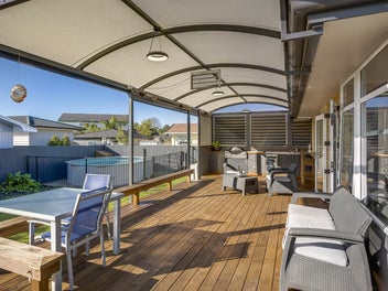 Large Family Home - Built for Entertaining!