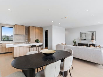 Spacious City-Fringe Living
