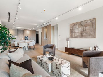 Expansive Living in a Prime Location