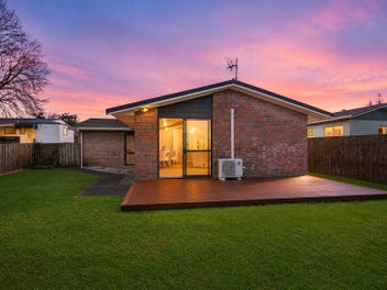 Brick & Tile – Vendor Says Sell, Ignore the CV!