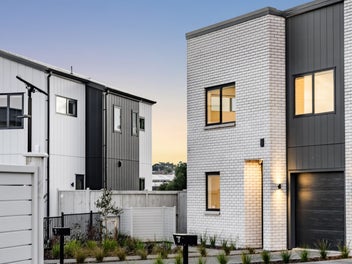 Brick, Bright & Beautiful - 4 Beds