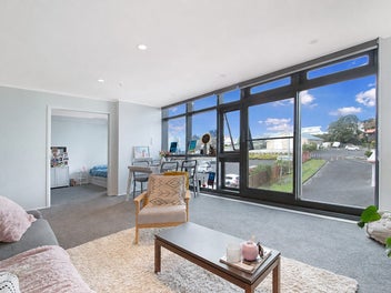 SECURE LIVING. SMART BUYING.