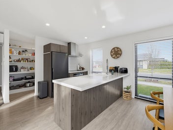 Rolleston Living with Deck, Done Right