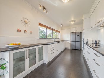 OWNERS DOWNSIZING AFTER 35 YEARS