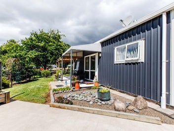 High-Stud Garage, Prime Kawerau Position