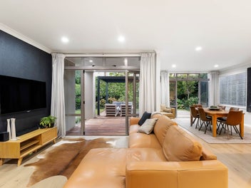 Stately Residence in Leafy Setting