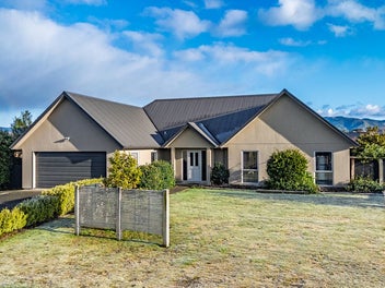 Timeless Design in a Fabulous Location