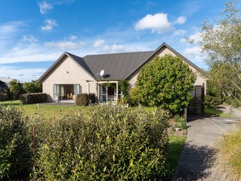 Timeless Design in a Fabulous Location