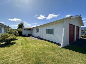 Spacious Living, Great Location