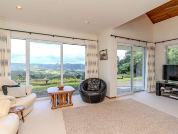 ARCHITECTURALLY DESIGNED WITH BREATHTAKING VIEWS