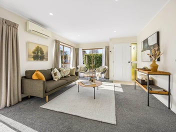 Royal Location - Effortless Living