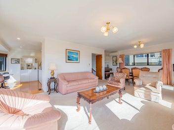 Private, Spacious Kohimarama Home