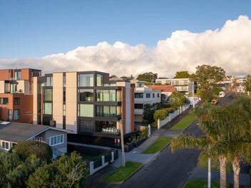 Luxury Living, Perfectly Positioned