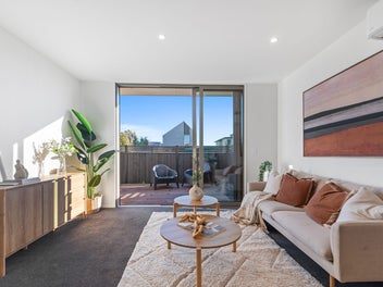 Exceptional Buying, On the Edge of Everything!