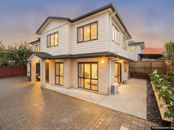 SPACIOUS FAMILY LIVING BEHIND SECURE GATES
