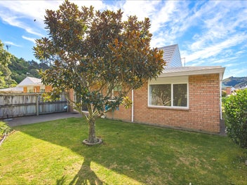 Spacious Living, Private Garden