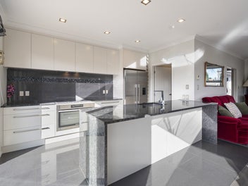 Prestigious Hokowhitu - modern luxury