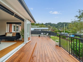 Immediate Possession Available - Deadline/Auction