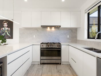 Vendors Ready to Move – Bring All Offers!