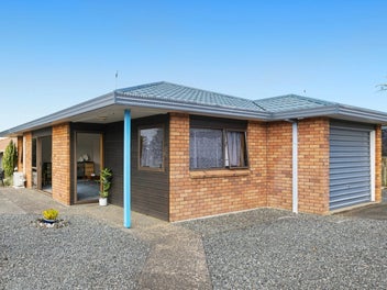 Central Kerikeri - must be sold with urgency!