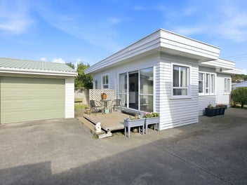 CONVENIENT, SUNNY AND SECURE….