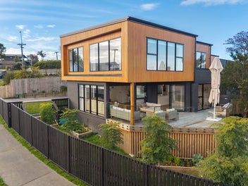 MOTIVATED VENDOR - EXCEPTIONAL VALUE WITH VIEWS