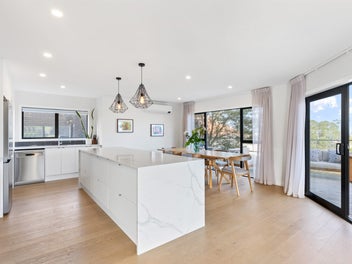 Contemporary Living with Stunning Water Views