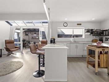 Immaculate Living by the Beach