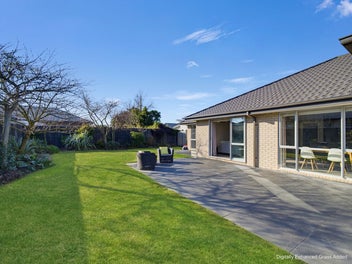 Sun-Drenched Living on Maltby