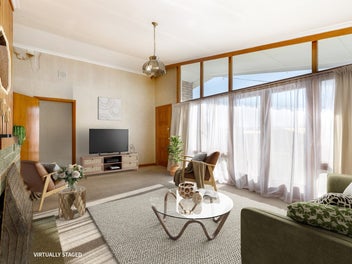 Mid-Century Gem - Premiere Location