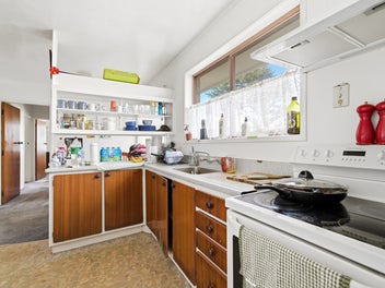 DO-UP | 36 YEARS | ONE OWNER | BRICK & TILE