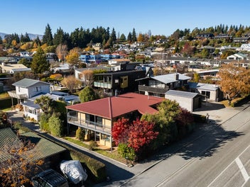 Opportunity, lifestyle and location