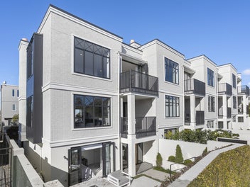 Sophisticated, Sun-Drenched & Lock-and-Leave, DGZ