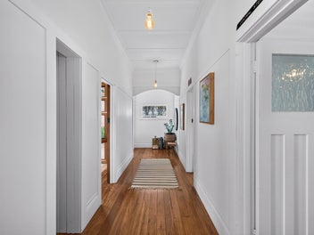 Serious Opportunity in Ahuriri - House with Studio