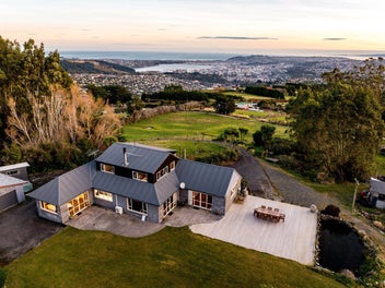 Panoramic views, exceptional family living.