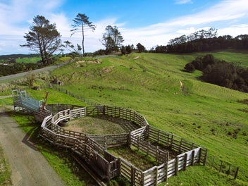 Off-grid Living and Stunning Views