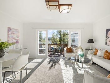 ** Last Weekend to View prior to Auction **