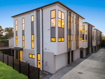 Experience Modern Living in Henderson!
