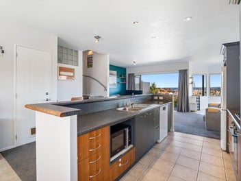 Family Home & Marina Views
