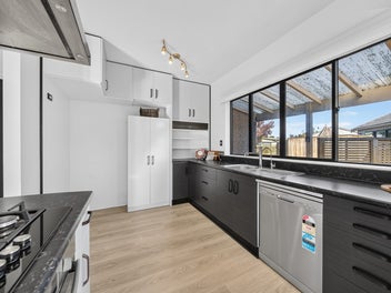 BEO-$750,000 5 Beds-3 Bath