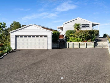 Sunny & Low Maintenance Living