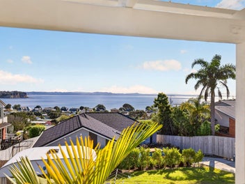 Spectacular sea views, prime location